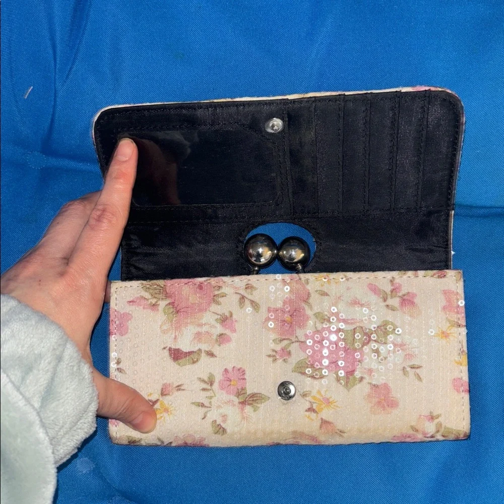 FloralDesignClipWallet MiniMirror AlotOf Space for CardsMoney ThreeSpotsInMiddle - Picture 4 of 6